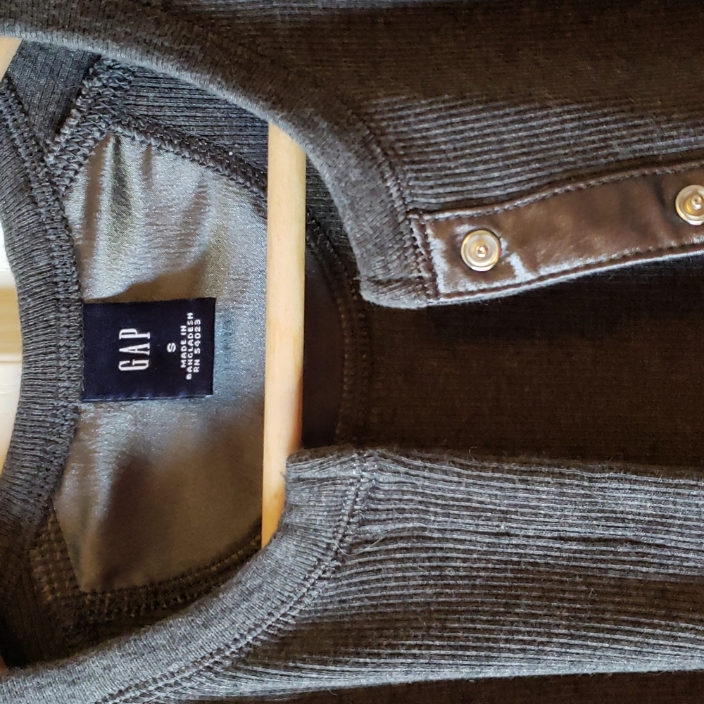 Gap Ribbed Snap-Front Cardigan - Picture 2 of 3